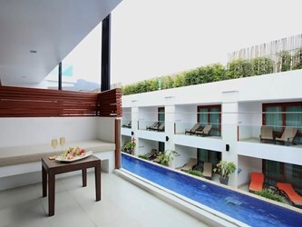 Deluxe Pool View