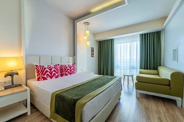 Family Room with 2 Single Beds