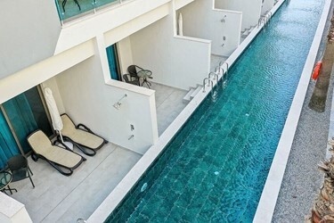 Relax Pool Room