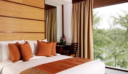 Seaview Jacuzzi Penthouse Three Bedroom