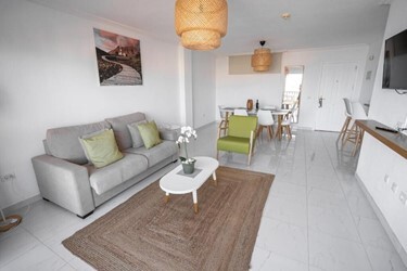 Suite Deluxe three Bedroom Apartment with Sea View and Large Terrace