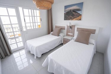 Suite Deluxe three Bedroom Apartment with Sea View and Large Terrace