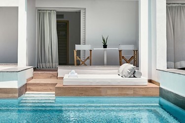 Swim Up Family Guestroom