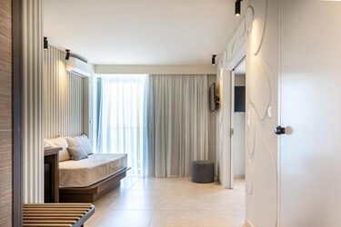 1-Bedroom Superior Suite Sea View