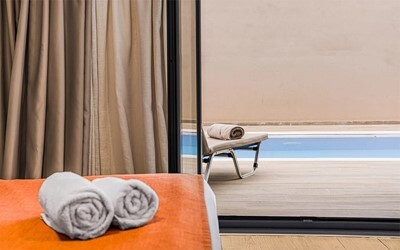 Maisonette Sharing Pool Inland View