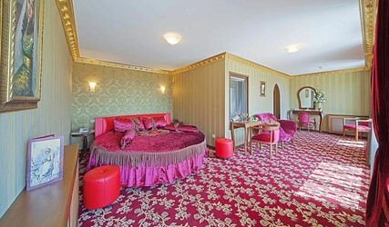 King Suite with Sofa Bed