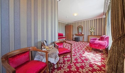 King Suite with Sofa Bed