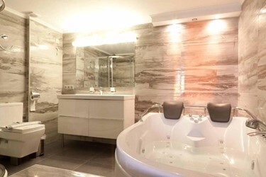 Superior Luxurious Suite with Sea view