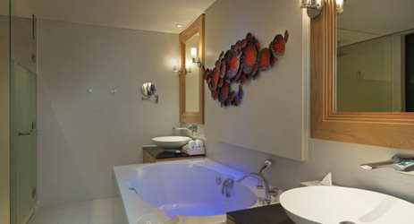 Deluxe Mai Khao Suite
