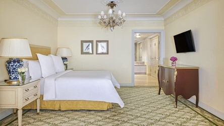 Deluxe Two Bedrooms Suite City and Grand Plaza View