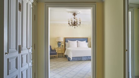 Deluxe Two Bedrooms Suite City and Grand Plaza View