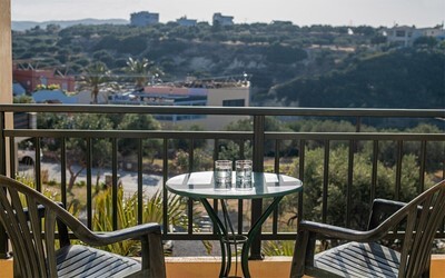 Studio with Garden or Pool View A/C