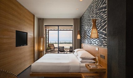 Deluxe King Room with Terrace and Ocean View