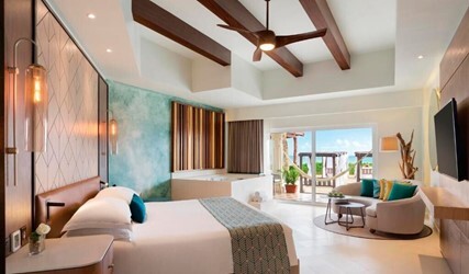 Junior Suite Ocean Front Walk-Out