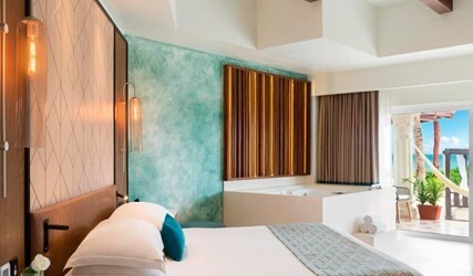 Junior Suite Ocean Front Walk-Out