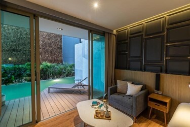 Studio Pool Access Suite