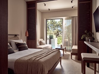 Suite Private Pool with Garden View