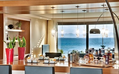 Elite Presidential Suite Sea View with Private Pool