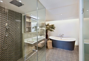 Lux* Suite