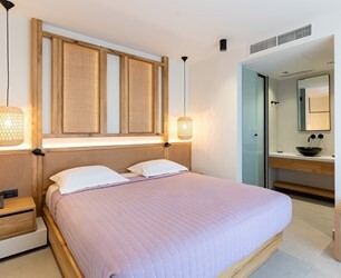 Suite sea front with private pool