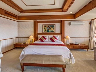 PRESIDENTIAL SUITE