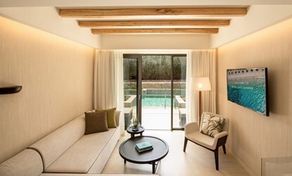 Family Two Bedroom Suite Swim Up Sharing Pool