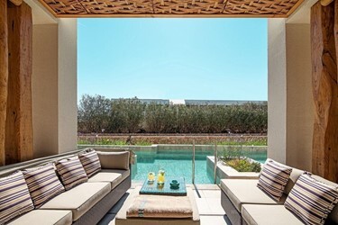 Family Two Bedroom Suite Swim Up Sharing Pool