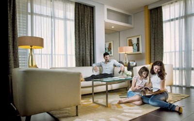 Family connecting suite