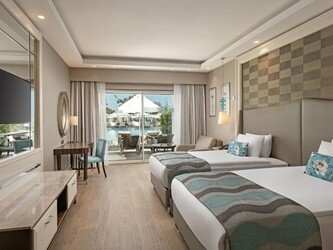 Family Swim Up Room