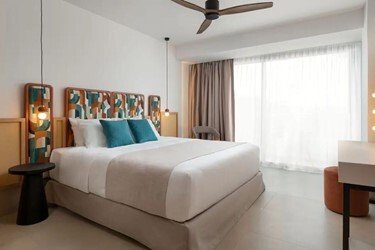 Double Room Deluxe Premium with Side Sea View