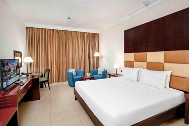 Deluxe king poolview