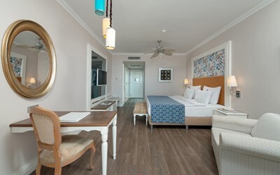 Deluxe Room Land View