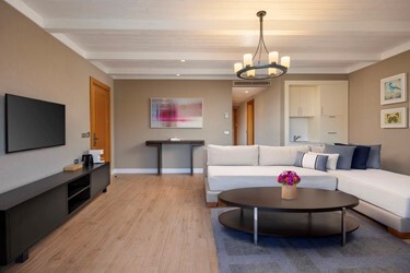 Swim Up Family Suite