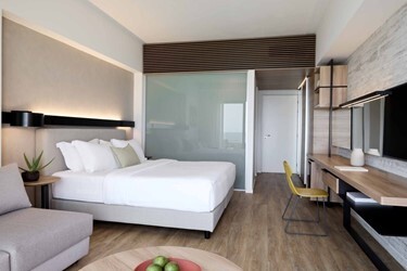 Classic Room Sharing Pool