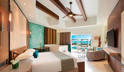 Junior Suite Swim-Up Oceantfront