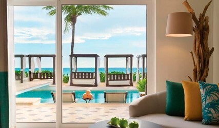 Junior Suite Swim-Up Oceantfront