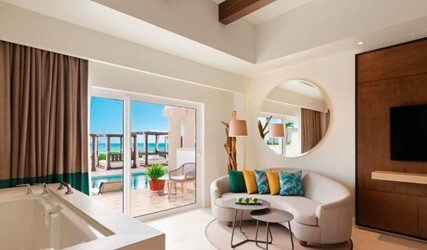 Junior Suite Swim-Up Oceantfront