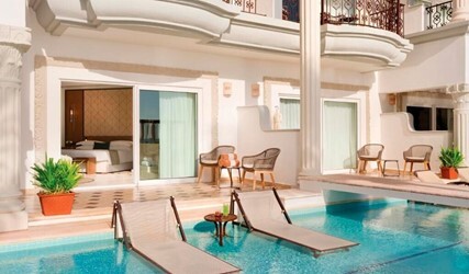 Junior Suite Swim-Up Oceantfront