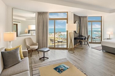 Premium 1 B/R Suite