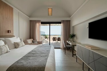 Superior Double Sea View with Jacuzzi