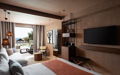 Family Suite Sapphire Sublime with Swim Up Pool for 2 Persons Max 3 Adults or 2 Chd HB