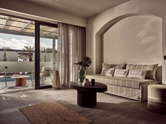 King Evergreen 1-Bedroom Suite with Individual Pool Garden View