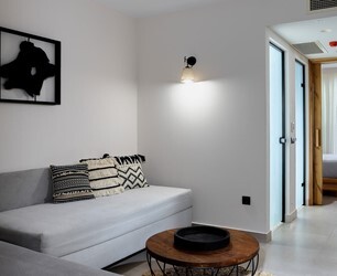 One bedroom suite side sea view