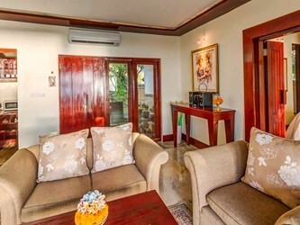 DISCOVERY BEACHFRONT VILLAS