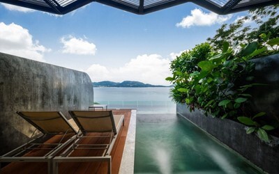 Double Pool Access Ocean View