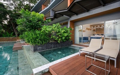 Double Pool Access Ocean View