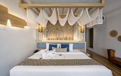 Double Pool Access Ocean View