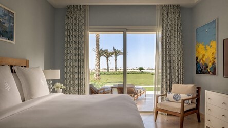 One Bedroom Deluxe Beach Suite Sea View