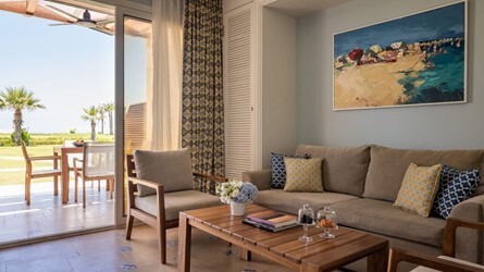 One Bedroom Deluxe Beach Suite Sea View