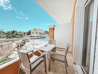 Triple Room Superior Side Pool View